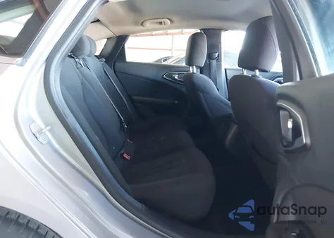 2015 Chrysler 200 Limited z USA, uszkodzony, nr VIN 1C3CCCAB6FN638095